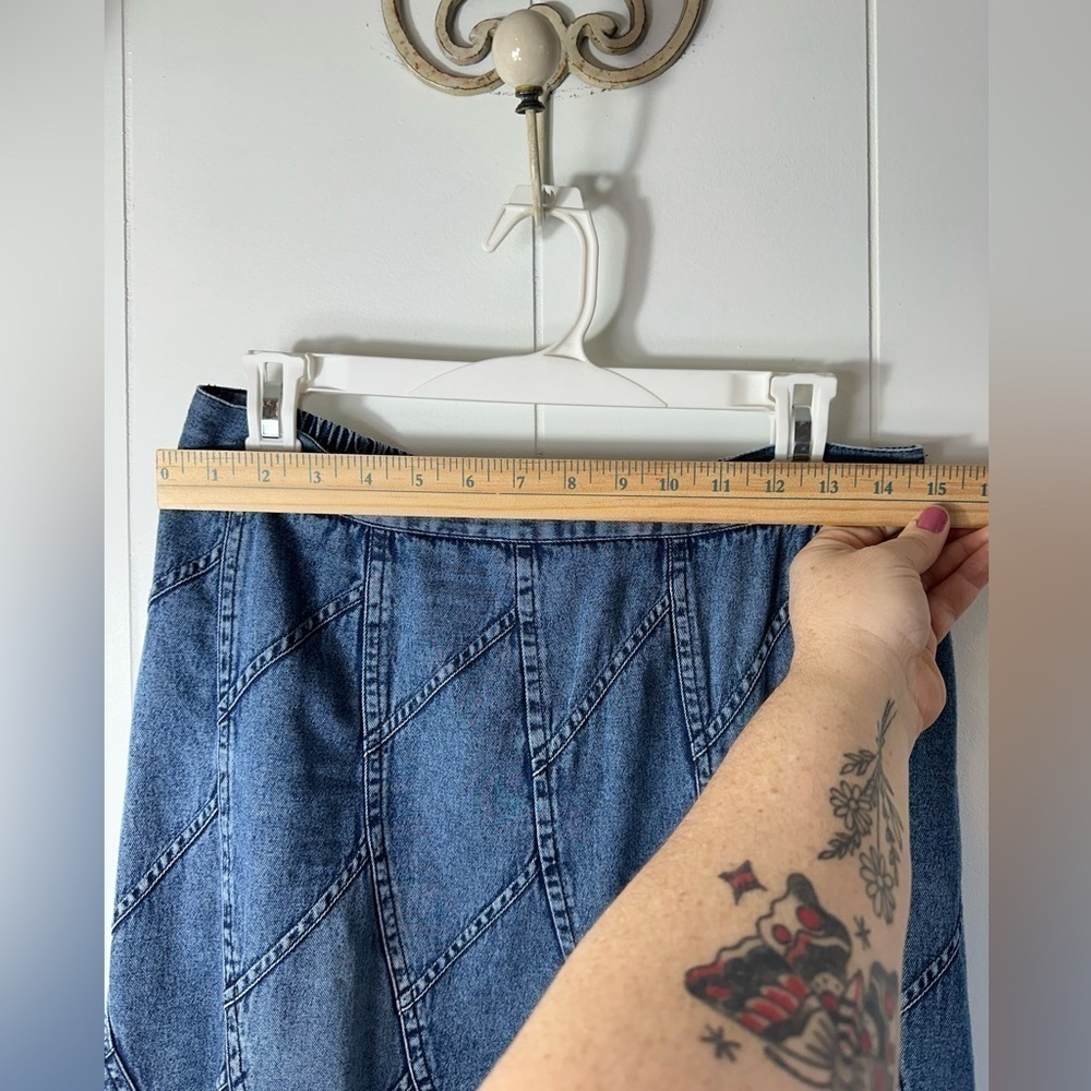 Studio West Denim Women’s Skirt with Back Elastic Waist Size Medium - Picture 5 of 7